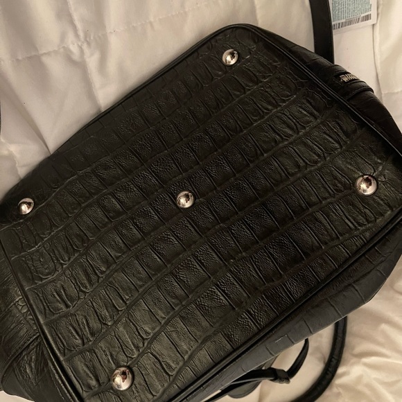 Saint Laurent Croc embossed Emmanuelle bucket bag - Picture 4 of 7